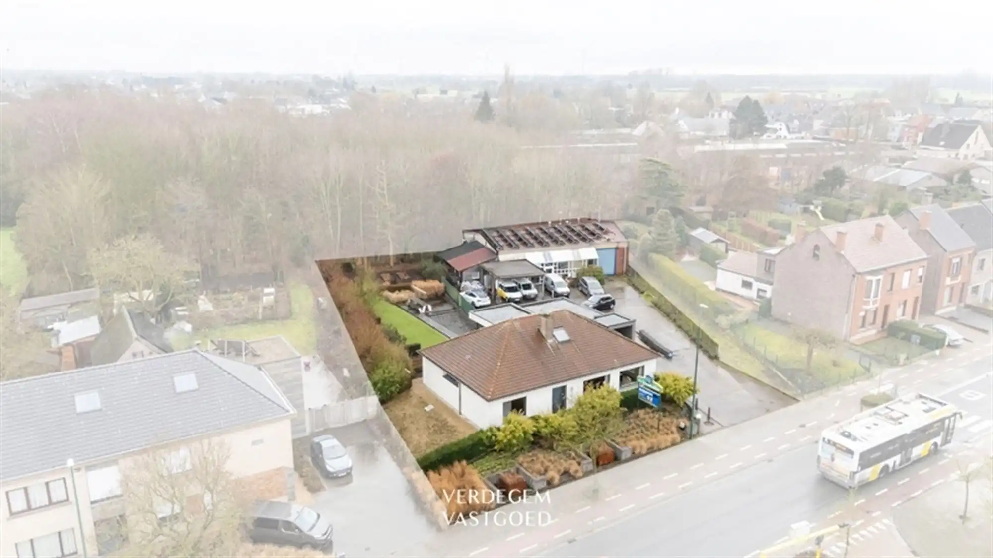 Unieke woon / werkopportuniteit: villa met magazijn van 395m² op toplocatie foto 2