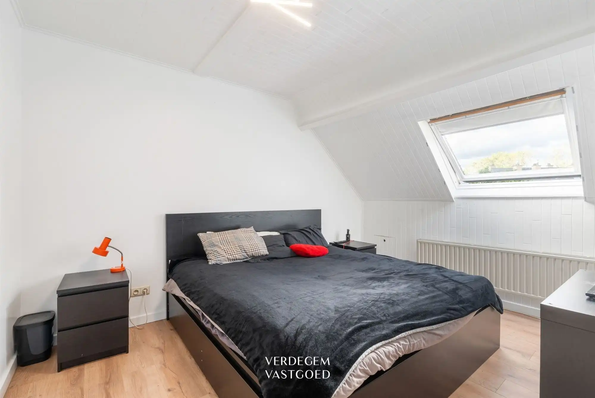 Instapklare rijwoning met 3 slaapkamers en zonnig terras foto 12