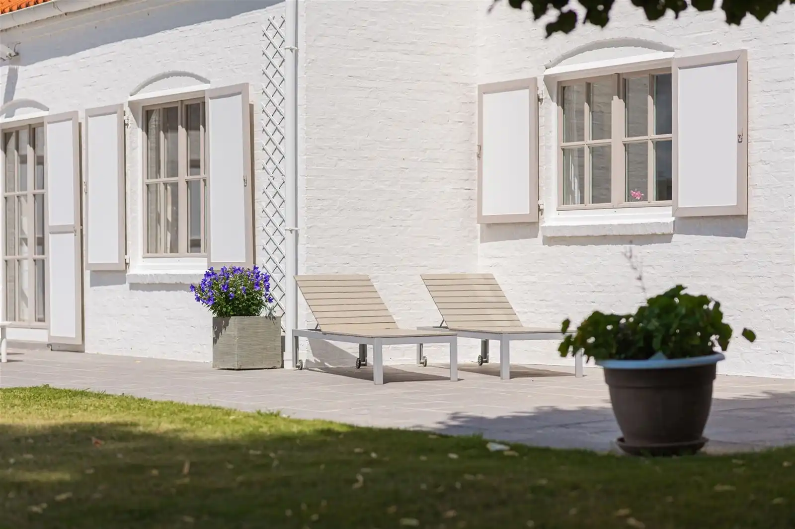 Landhuis met tuin en weide op +/-  78are foto 7