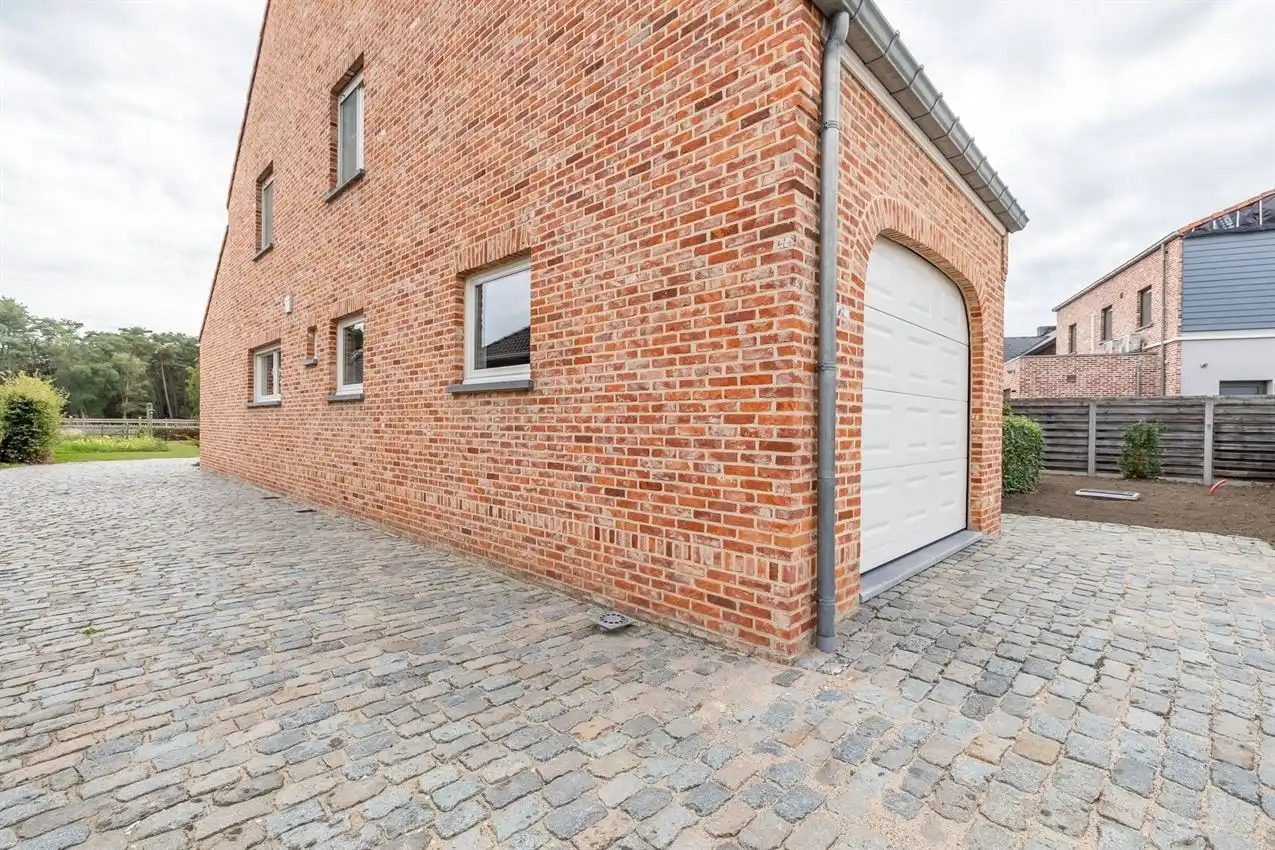 Instapklare, verrassend ruimle woning in landelijke omgeving foto 50