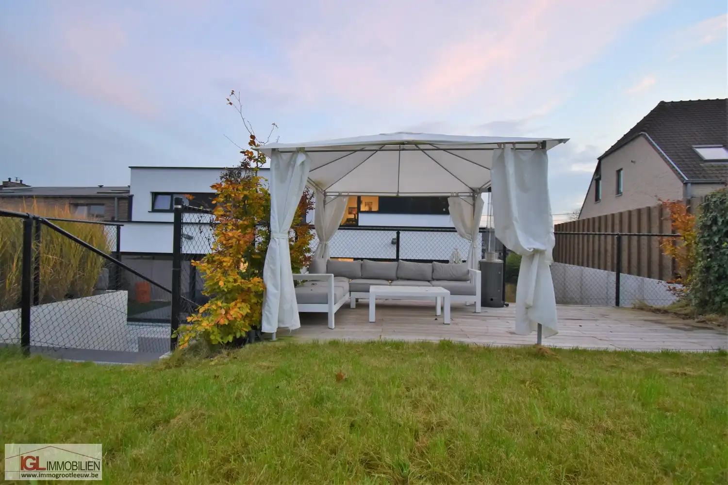 Moderne woning met 3 kamers foto 2