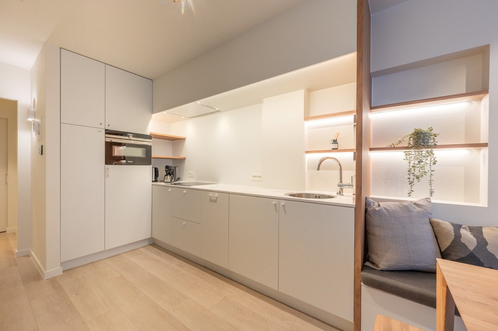 Gerenoveerd 1-slaapkamer appartement met zijdelings zeezicht in het Zoute foto 6