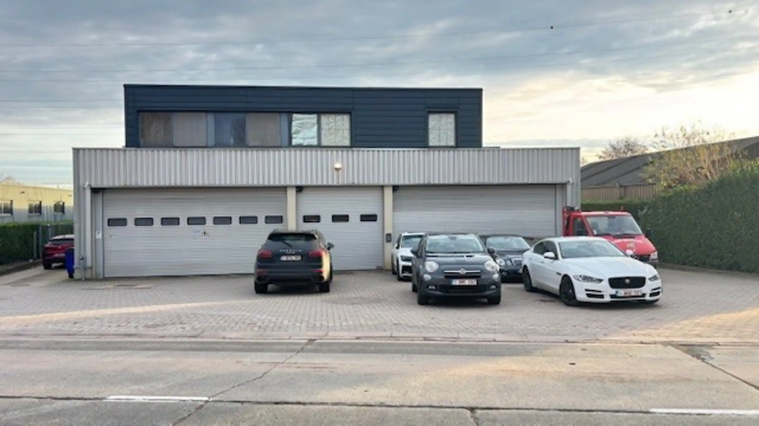 Commerciële ruimte te huur foto {{pictureIndex}}