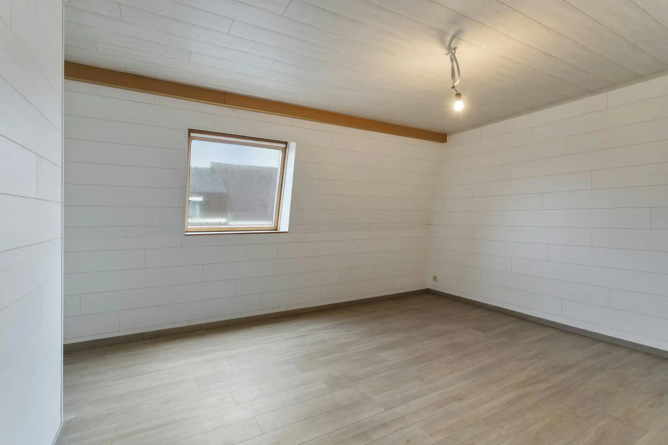 Huis te koop in Ieper met 4 kamers, tuin en garage  foto 14