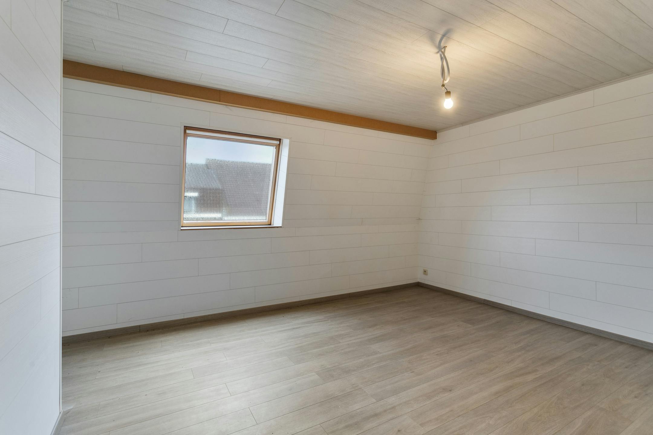 Huis te koop in Ieper met 4 kamers, tuin en garage  foto 14