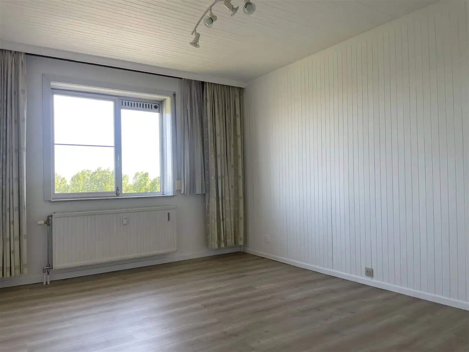 Ruim en zonnig appartement ca. 113m2 met groen uitzicht foto 8