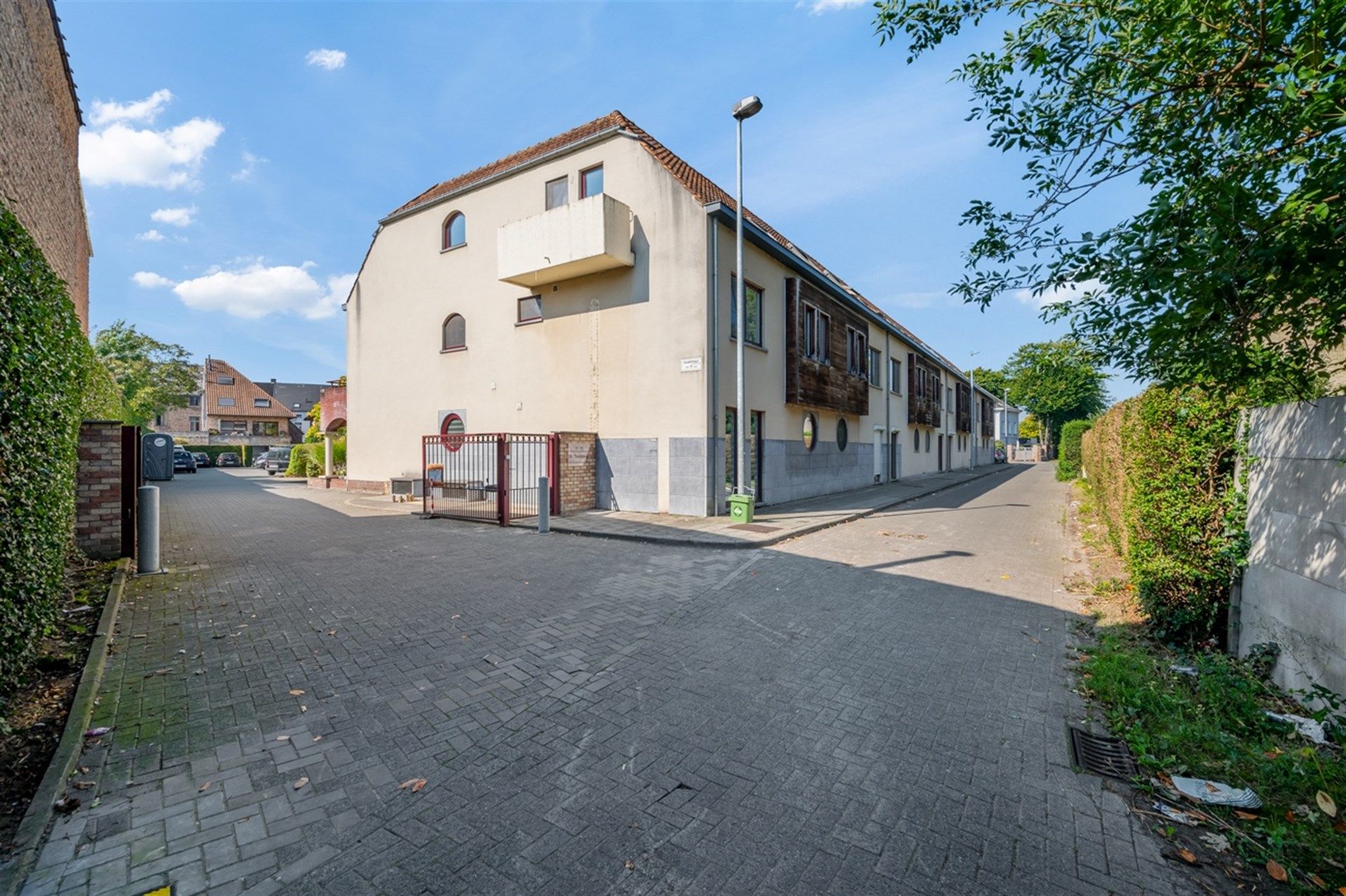 Rustig gelegen appartement met twee slaapkamers en ruim terras foto 22