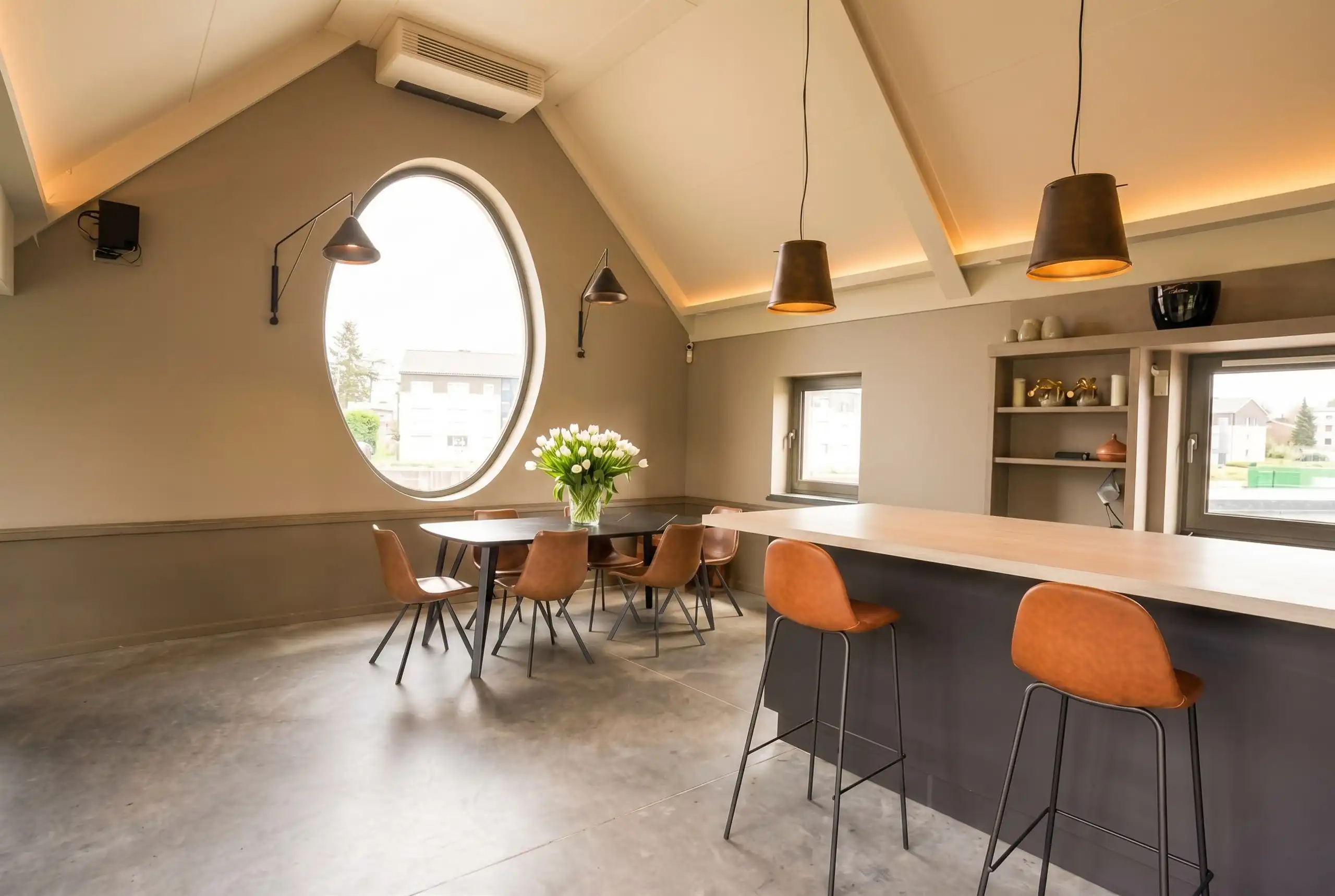 Onweerstaanbare loft met zicht op het water! foto 7