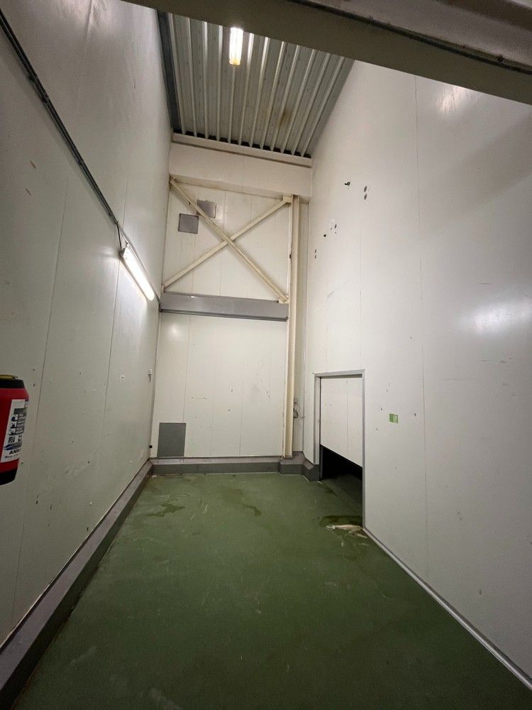 +/- 1790m² bedrijfsgebouw foto 23