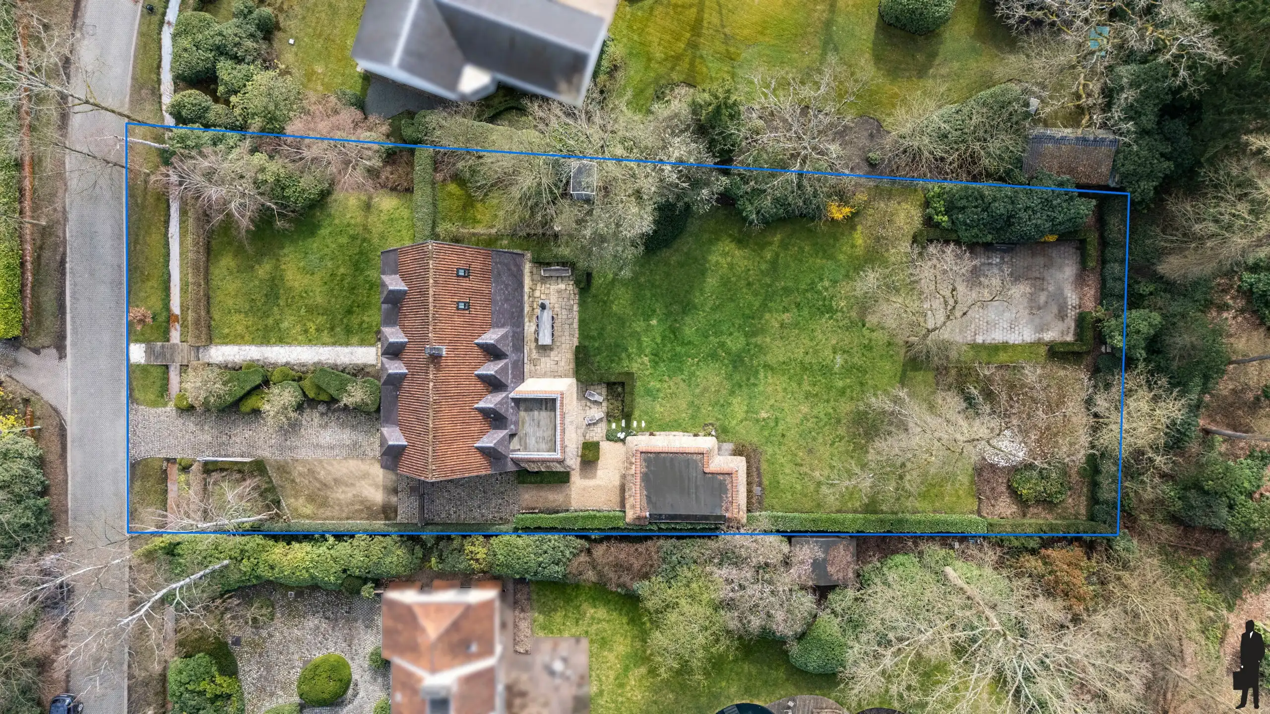 Prachtige villa met uitzicht op de weilanden van het kasteel foto 36