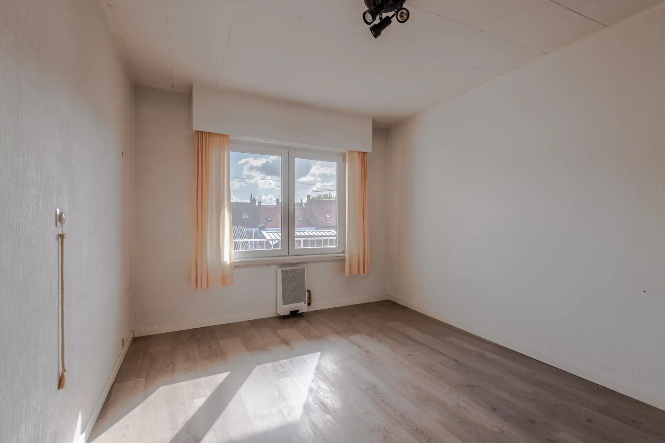 Instapklaar 2-slaapkamerappartement met zonnig terras te koop in De Panne. foto 20