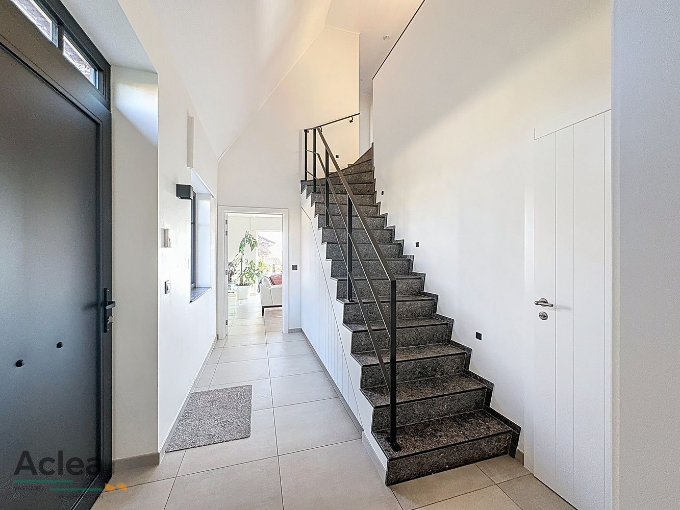 Prachtige woning met 3 slpks op een praktische locatie foto 2