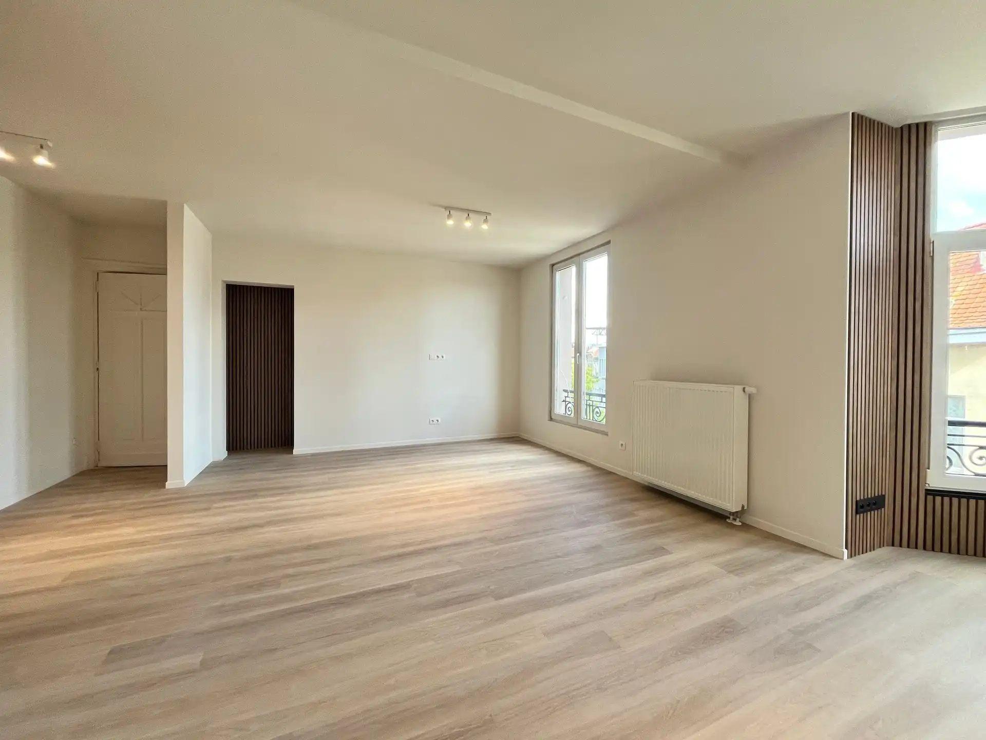 Grondidg gerenoveerd 1 slpk appartement met dressing foto 3
