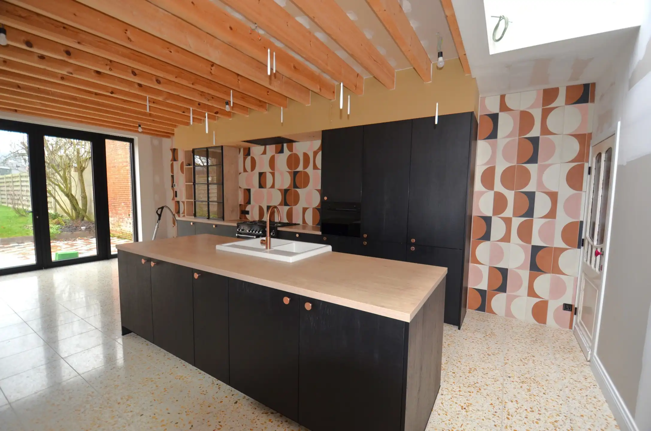 Ruime karaktervolle rijwoning foto 13