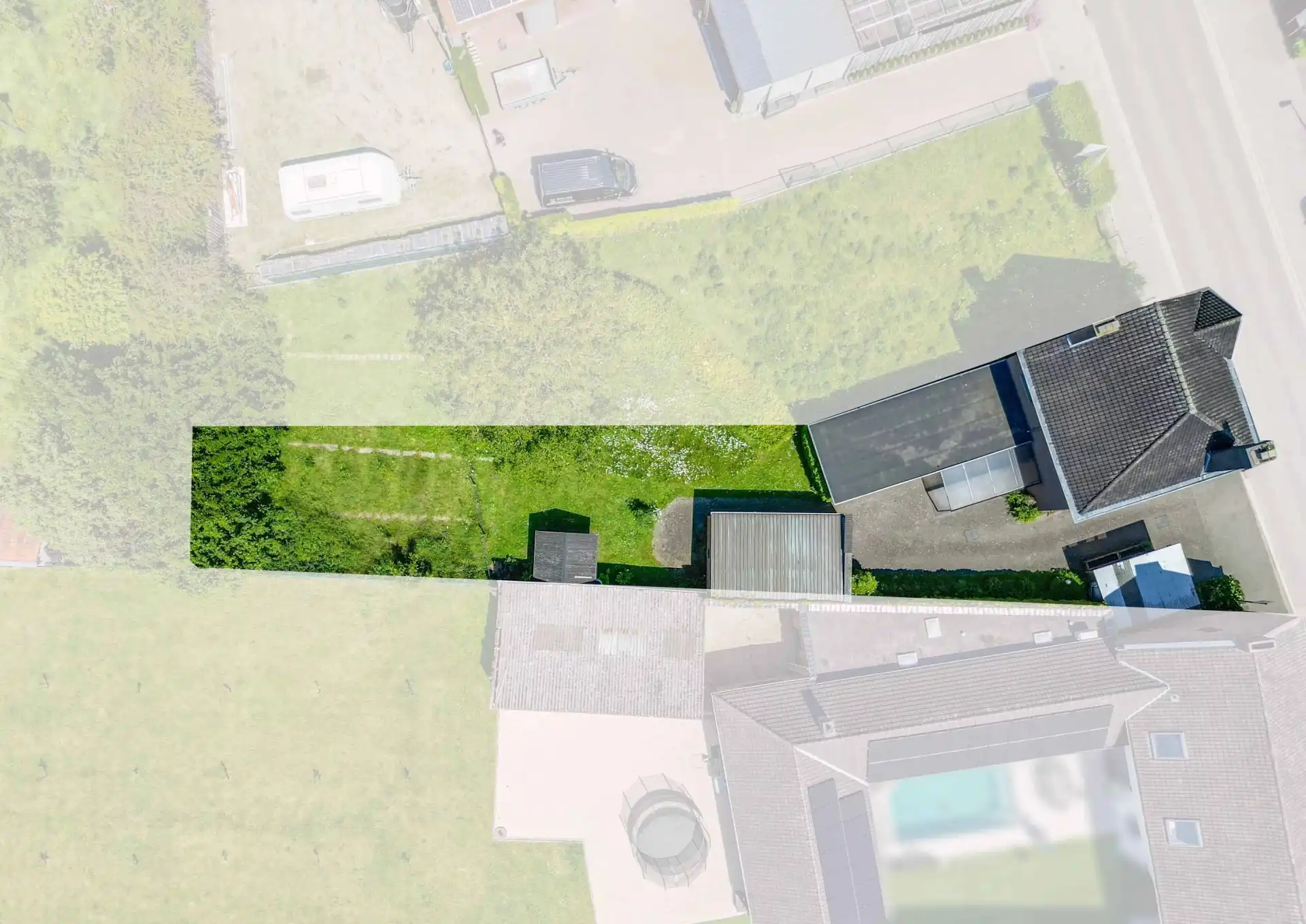 Ruime gezinswoning met 3 slaapkamers, garage en tuin foto 20