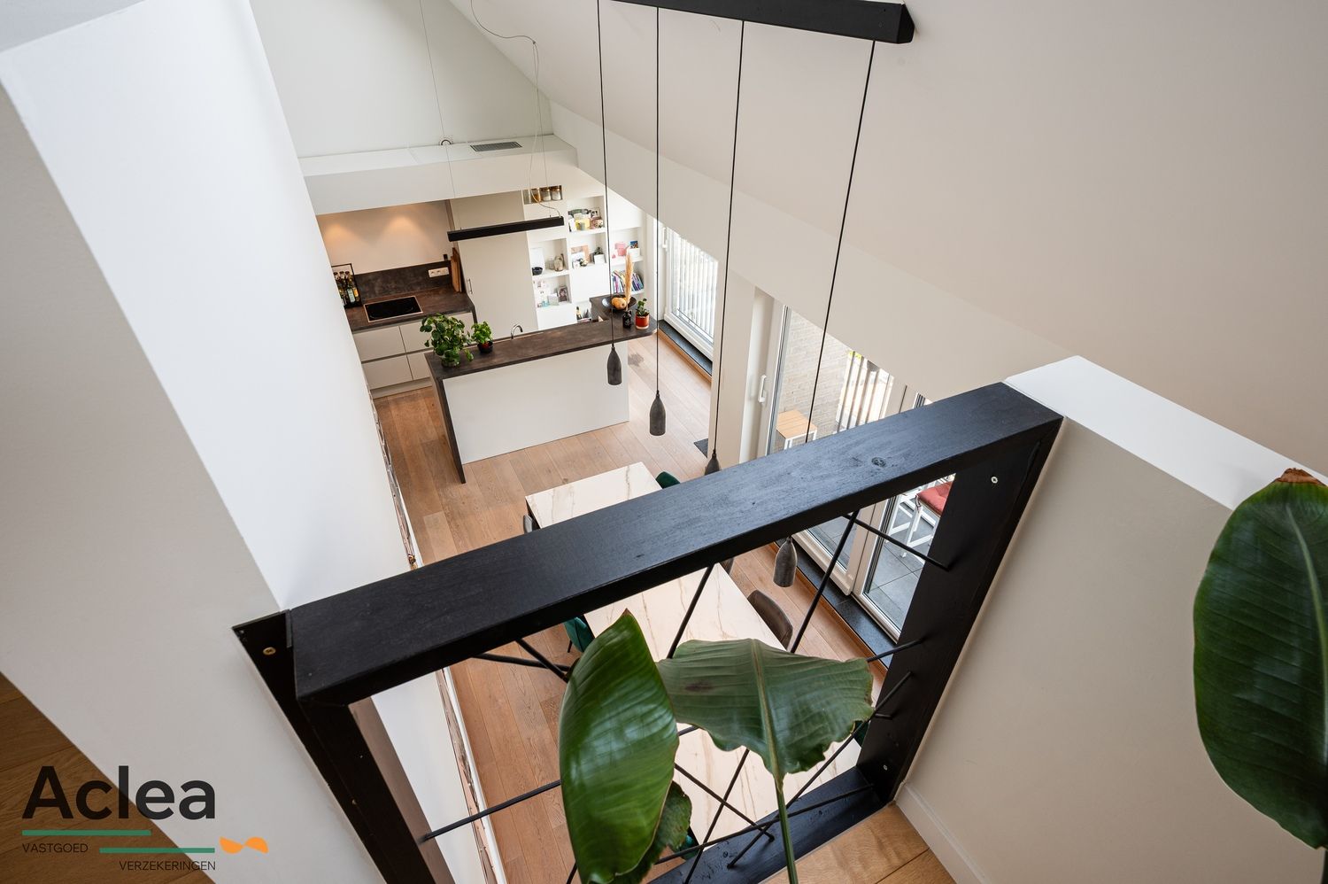 Lichtrijk, ruim duplex-appartement foto 20