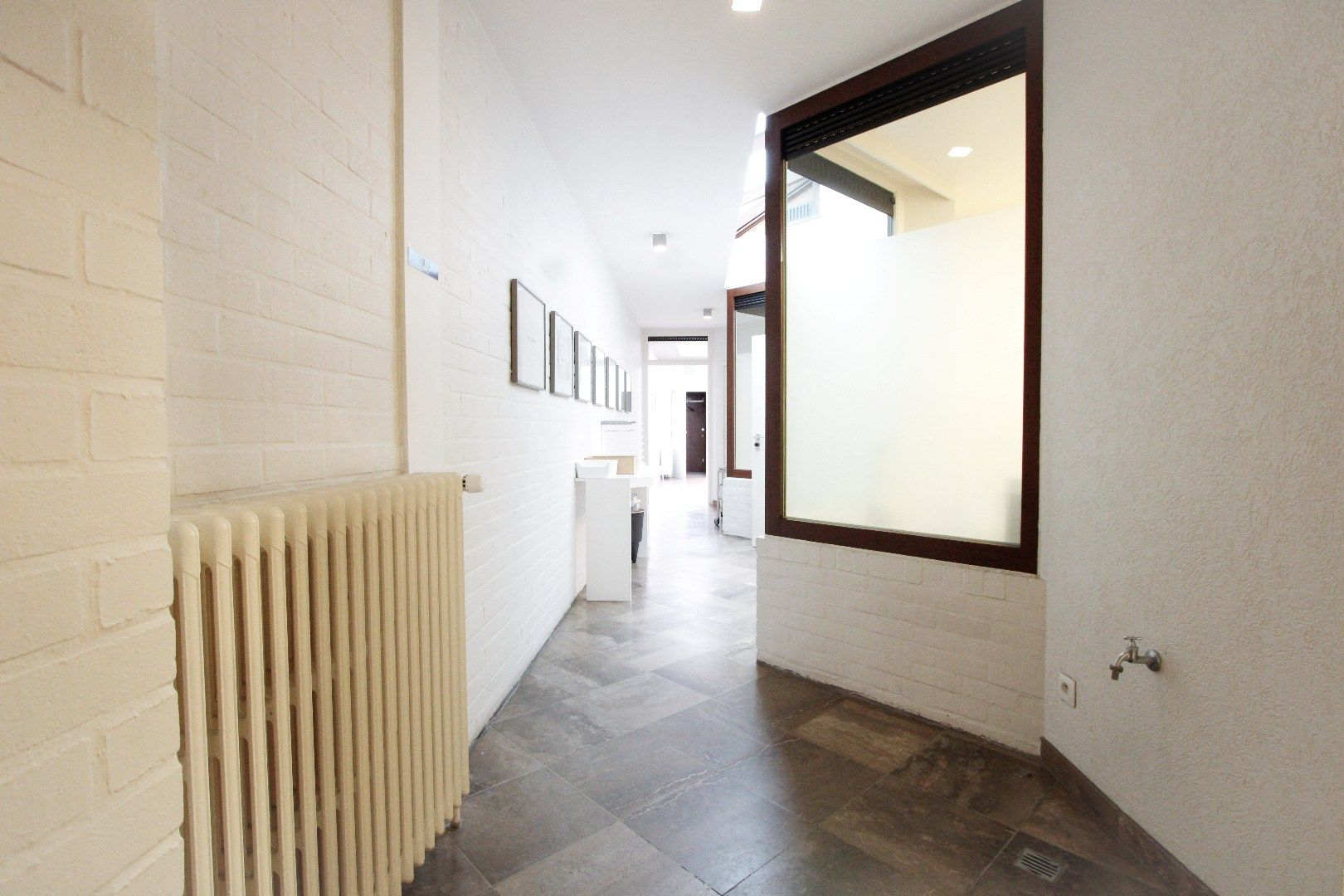 TE HUUR: Instapklaar handelspand  Dumortierlaan 20 foto 4