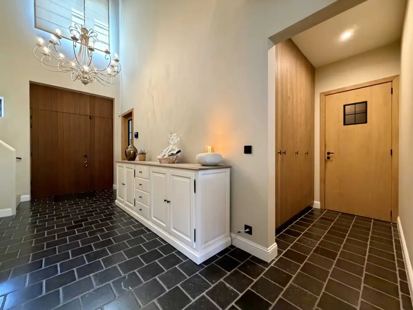 Klassevolle, recente villa (bouwjaar 2016) met hoogwaardige afwerking foto 4