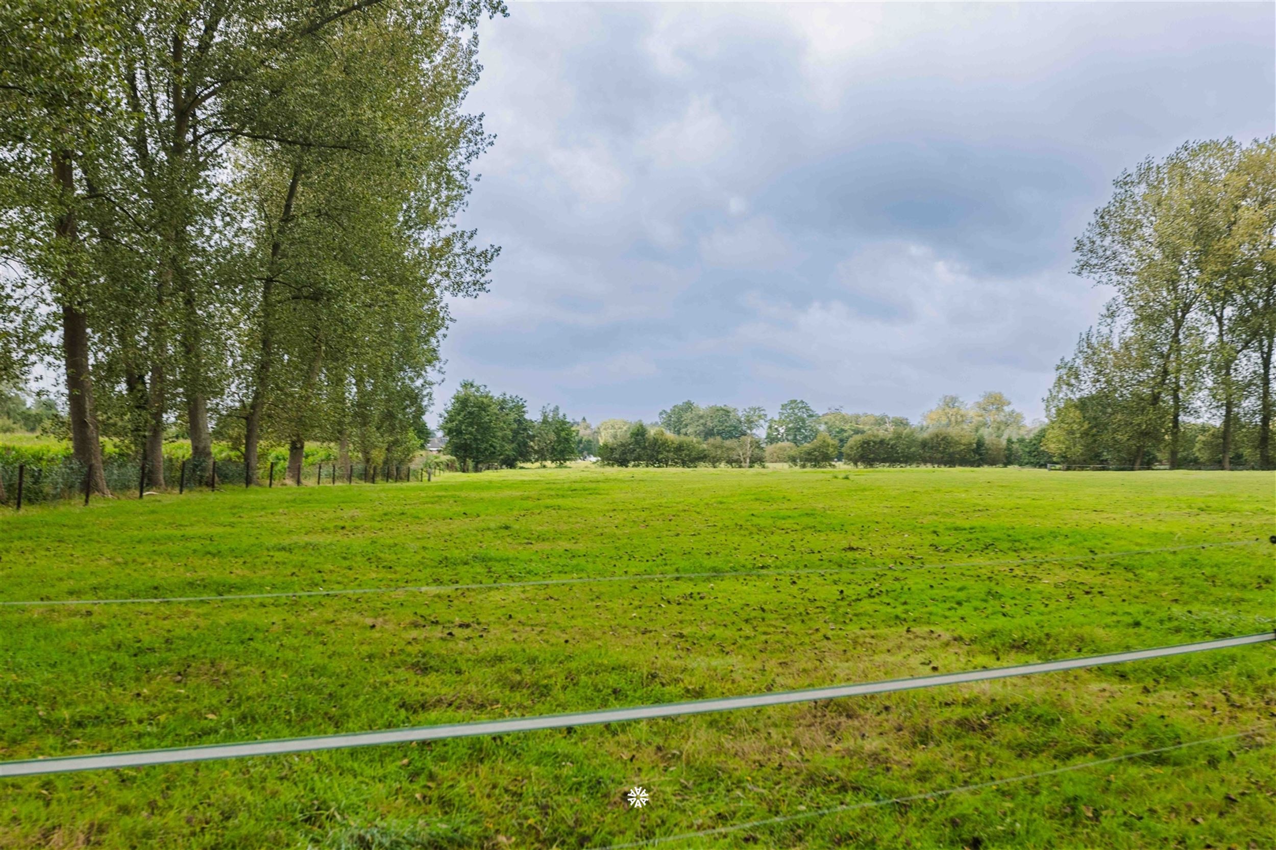 Hoogwaardig afgewerkte koppelvilla in de groene rand van Sint-Niklaas foto 16