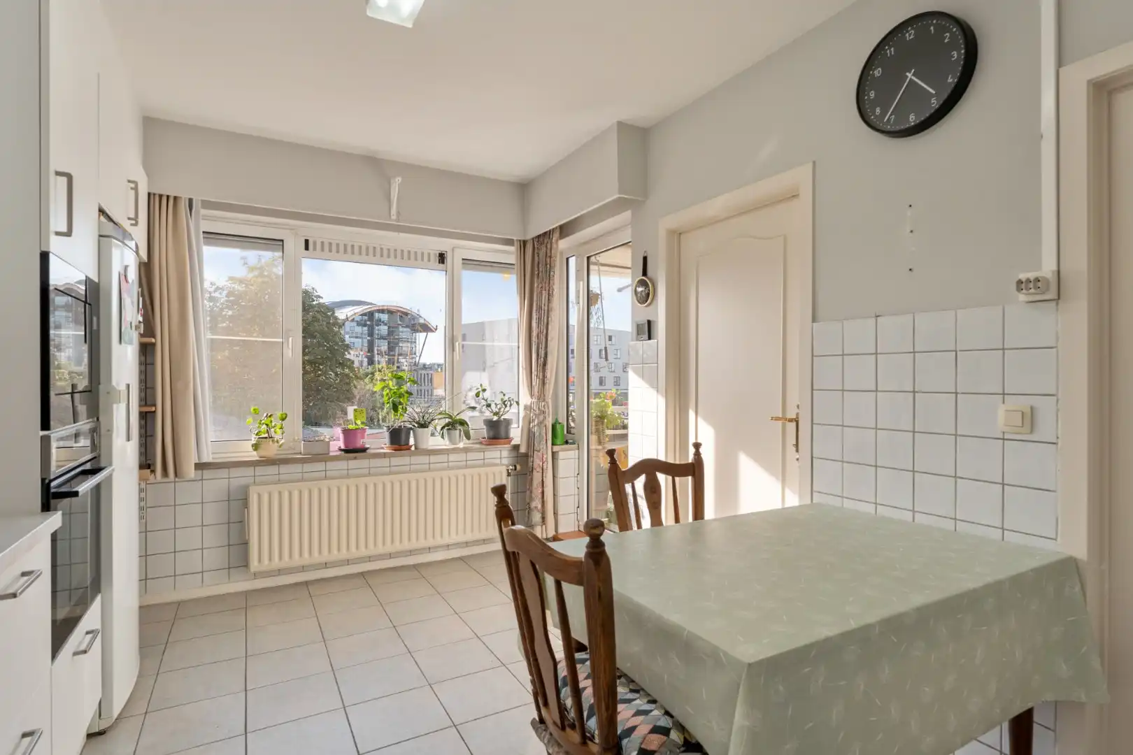 Ruim en centraal gelegen appartement, 2 slpk, met terras en garage foto 12