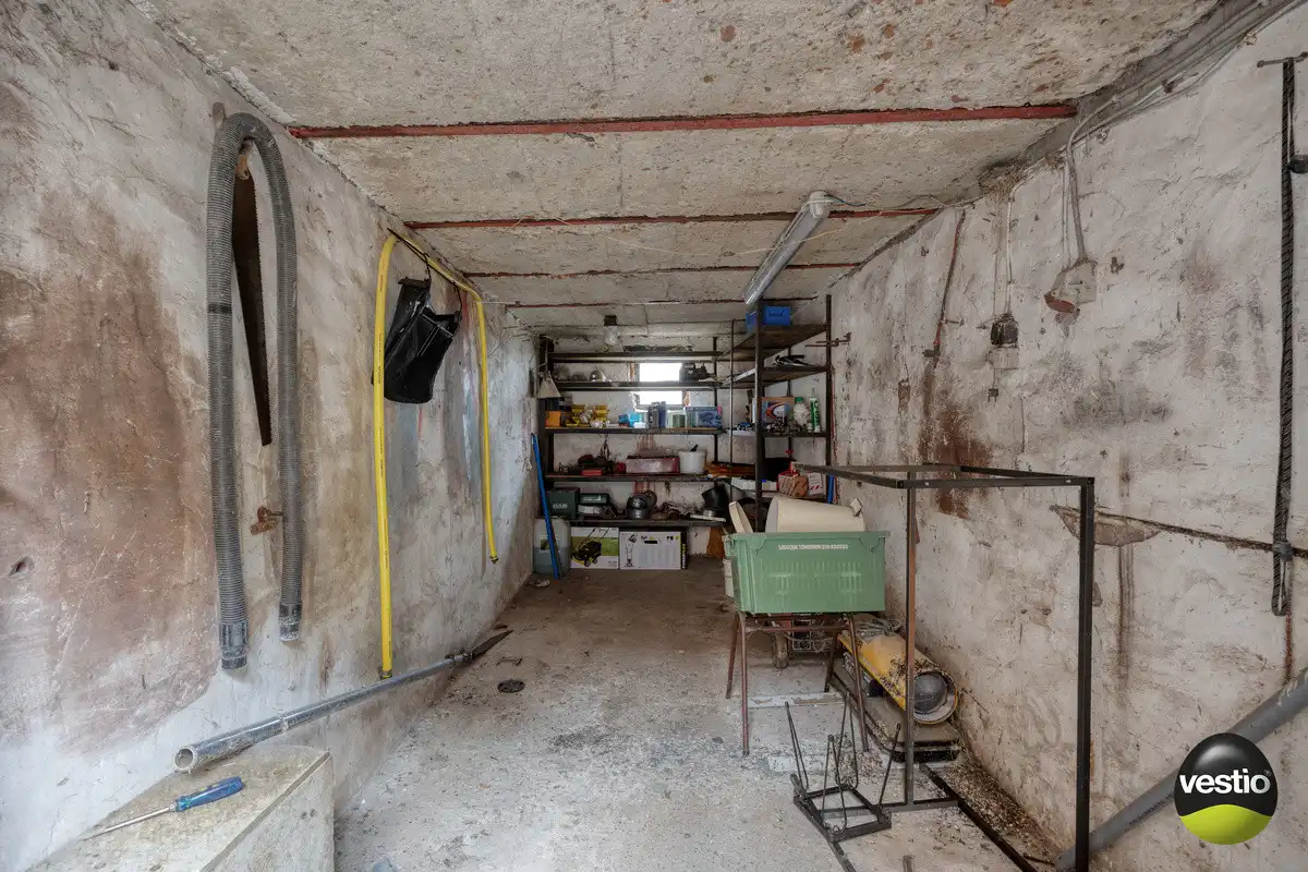 VIERKANTSHOEVE MET 4 BIJHORENDE VARKENSSTALLEN TE SINT-HUIBRECHTS-HERN op 65A79CA. foto 25