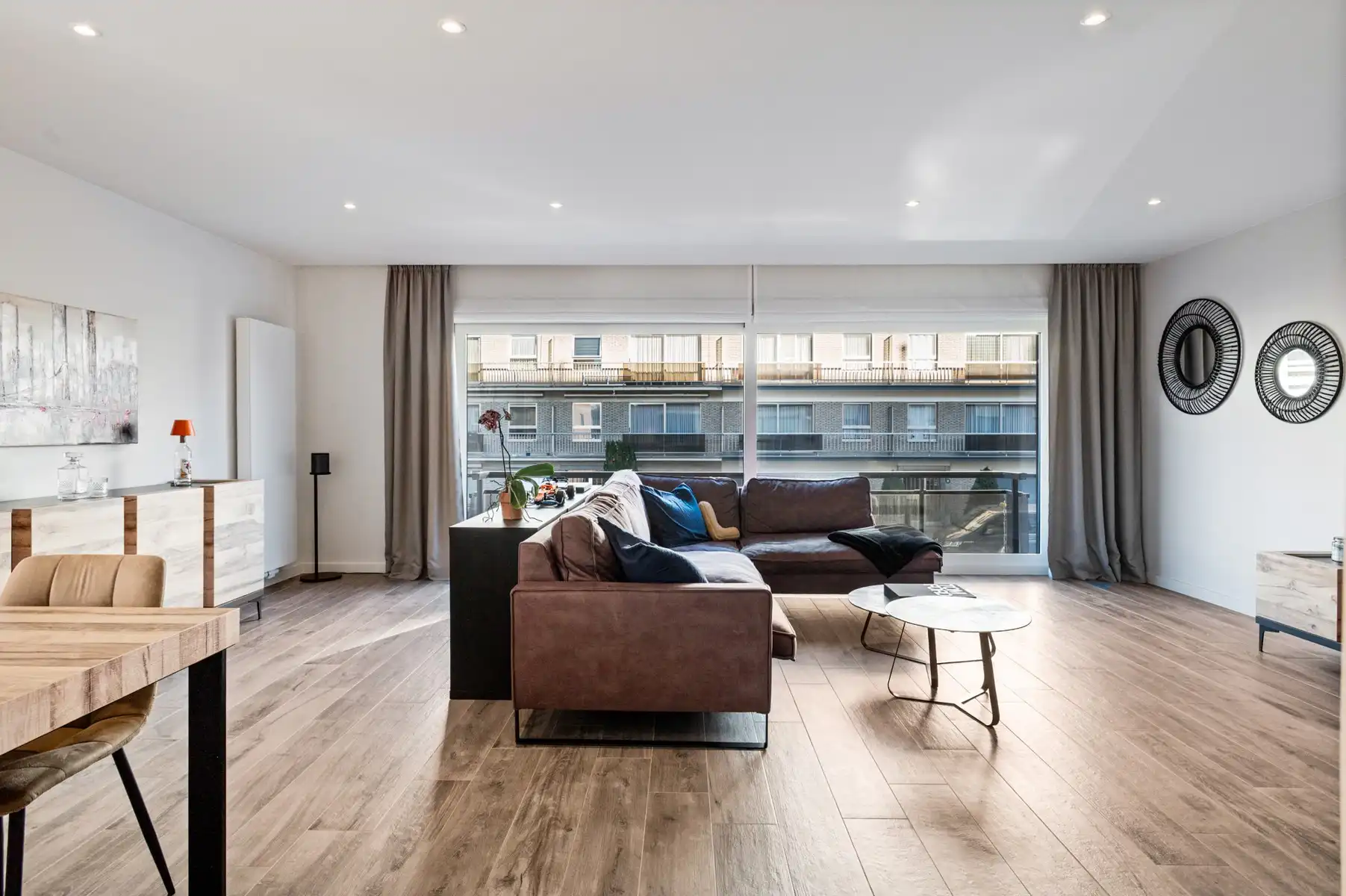 Prachtig gerenoveerd appartement met garage foto 3