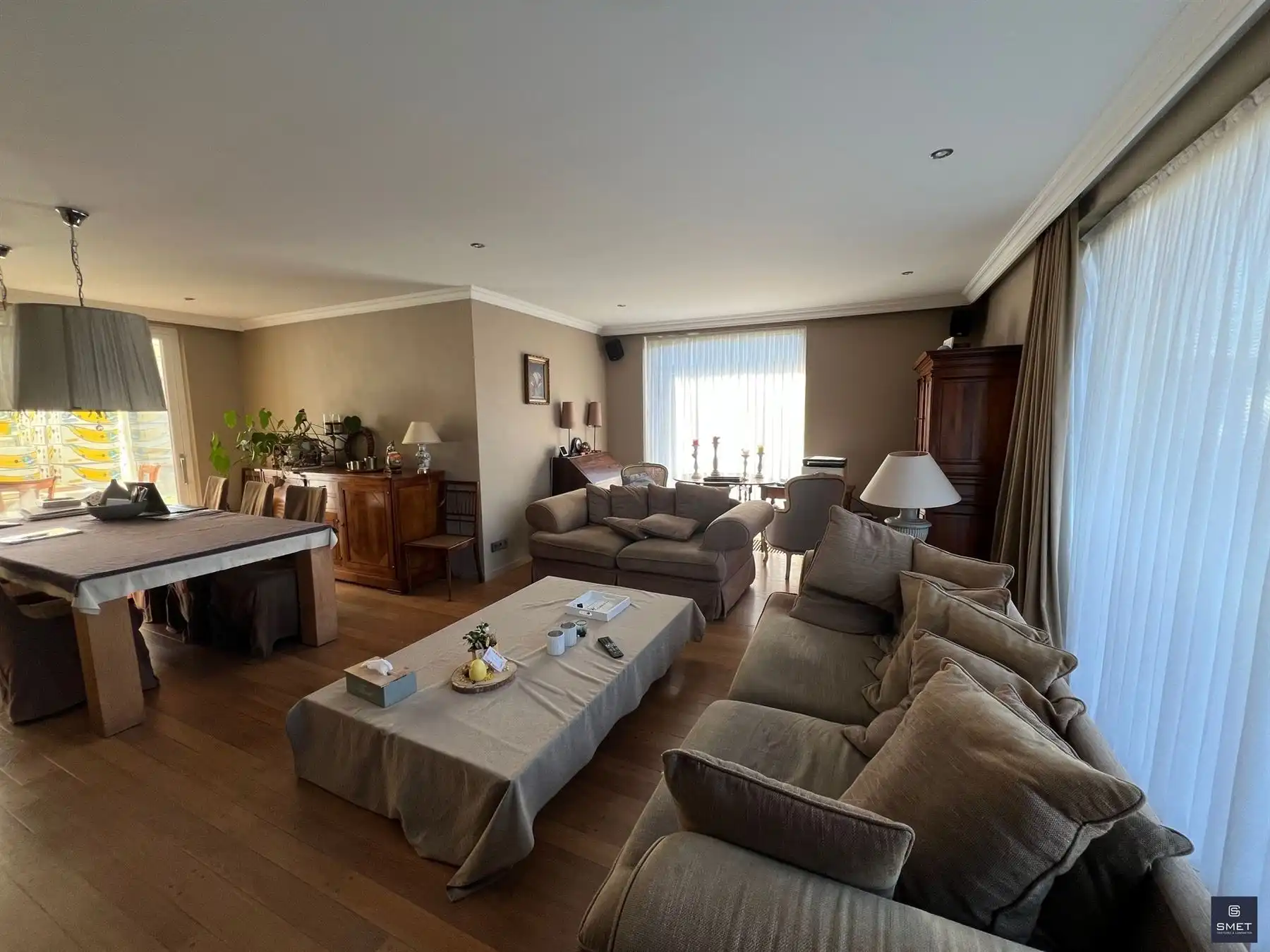 Hoofdfoto van de publicatie: RUIME WONING (GLVLRS) MET 2 SLPKS, GAR. EN TUIN