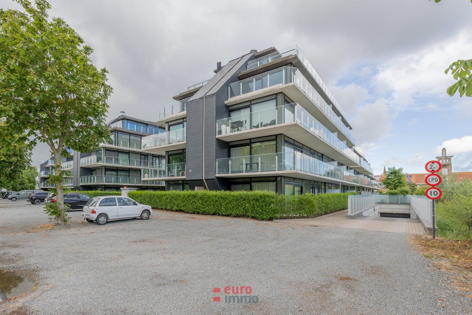 Super rustig gelegen appartement met zéér groot terras! foto 10