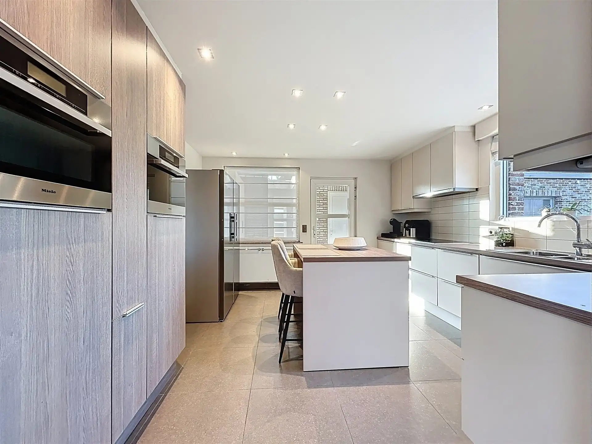 Ruime woning met bijbouw en weide op perceel van 6790 m²  foto 8