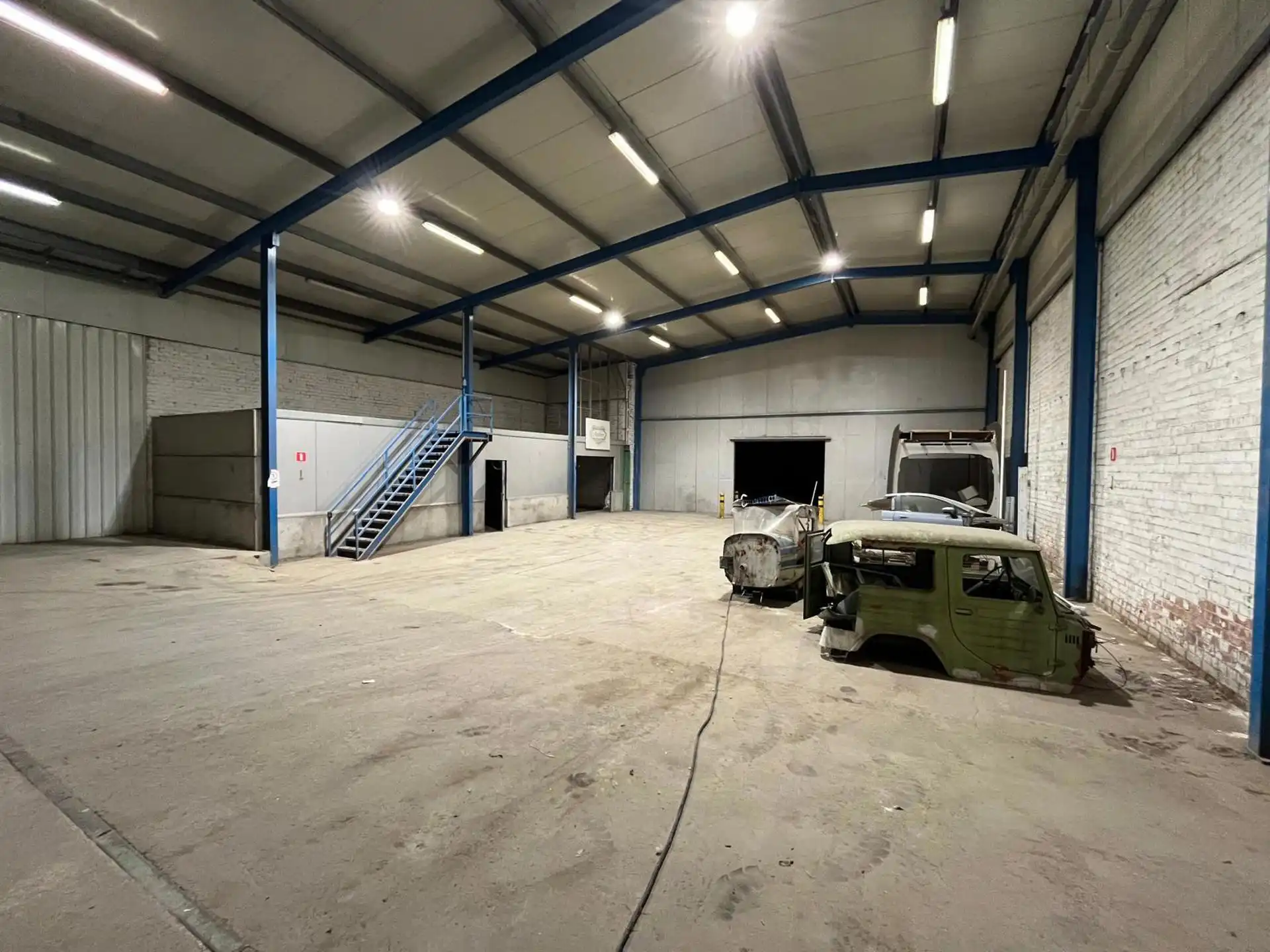 Magazijn unit 58 van  1.109m² centraal  tussen A12 en E19 foto 4