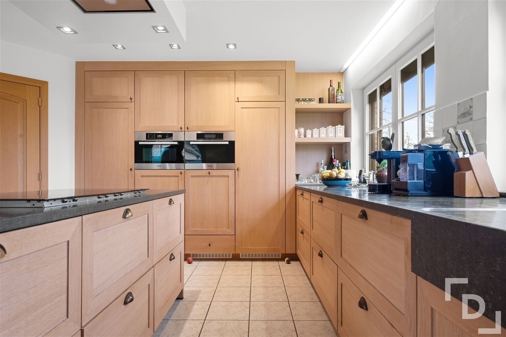 Ruime en energiezuinige villa te koop in Poperinge foto 13