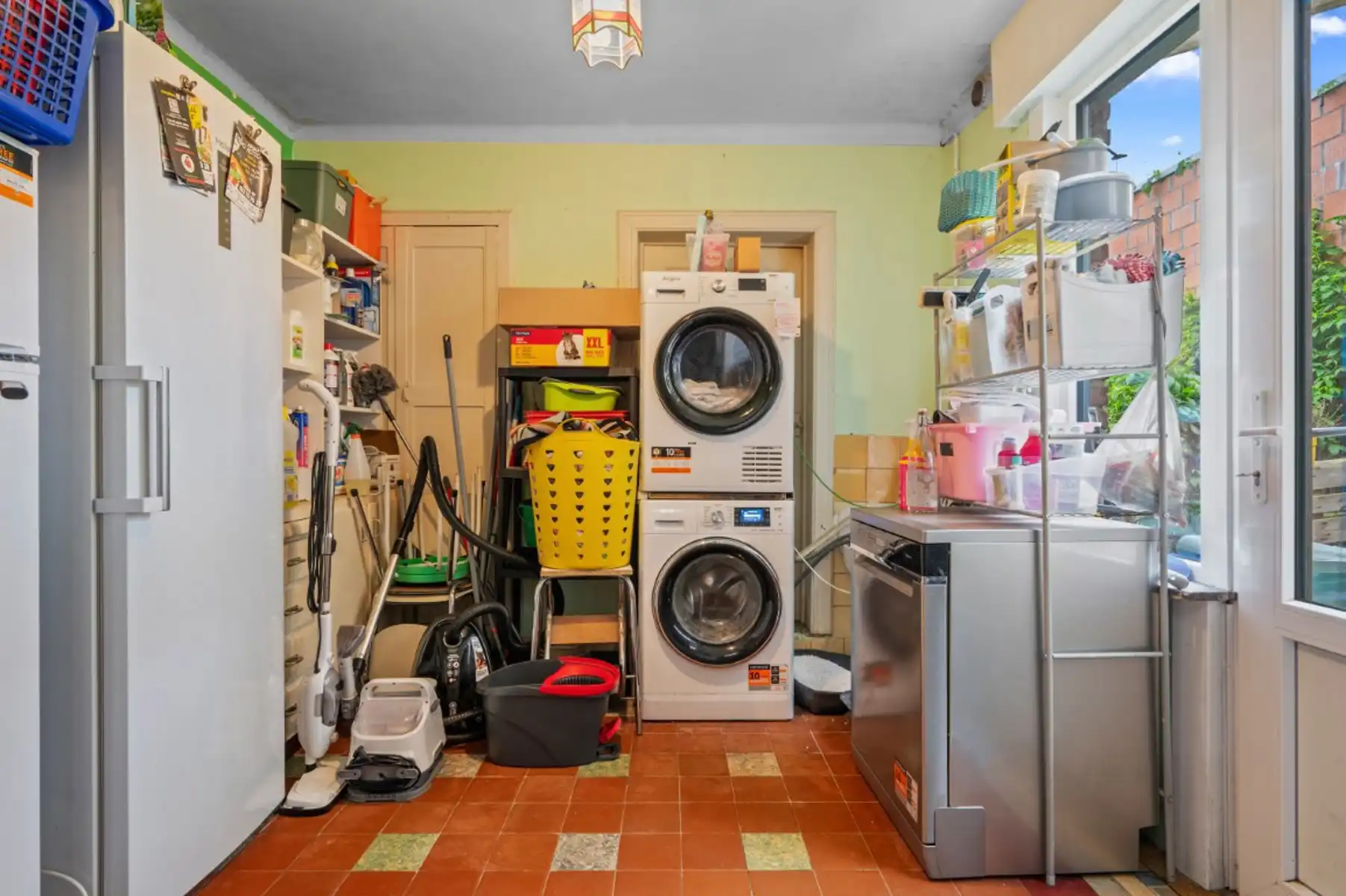 Centraal gelegen woning met garage, tuin en 3 slaapkamers foto 11