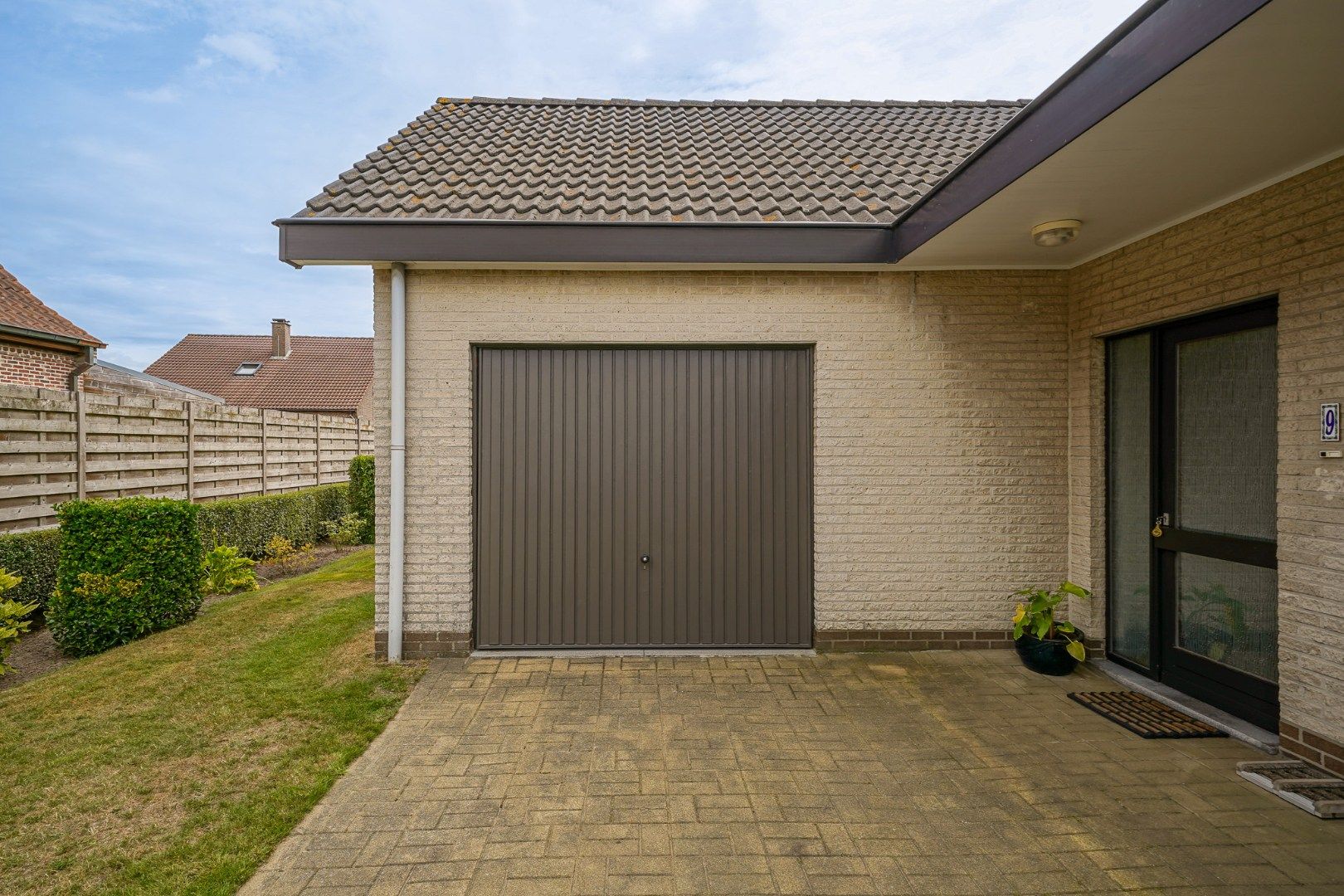 Perfect onderhouden bungalow met 3 slaapkamers op zonnig perceel in Roksem! foto 3