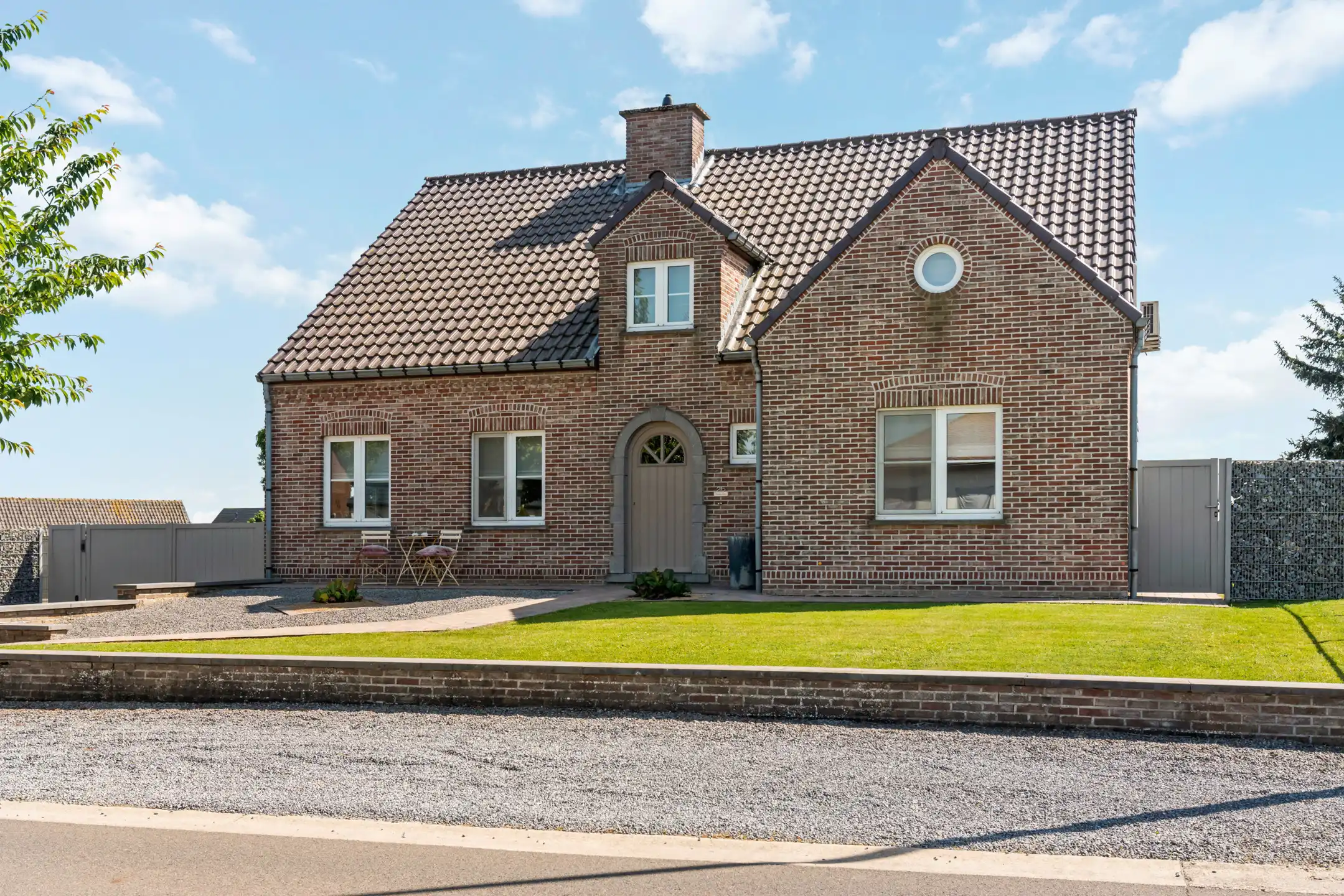 Vrijstaande woning met kapsalon/bureel op 13a47ca foto 2