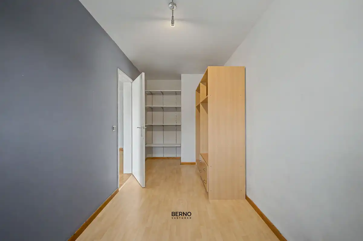 Centraal gelegen appartement met 2 slaapkamers foto 11