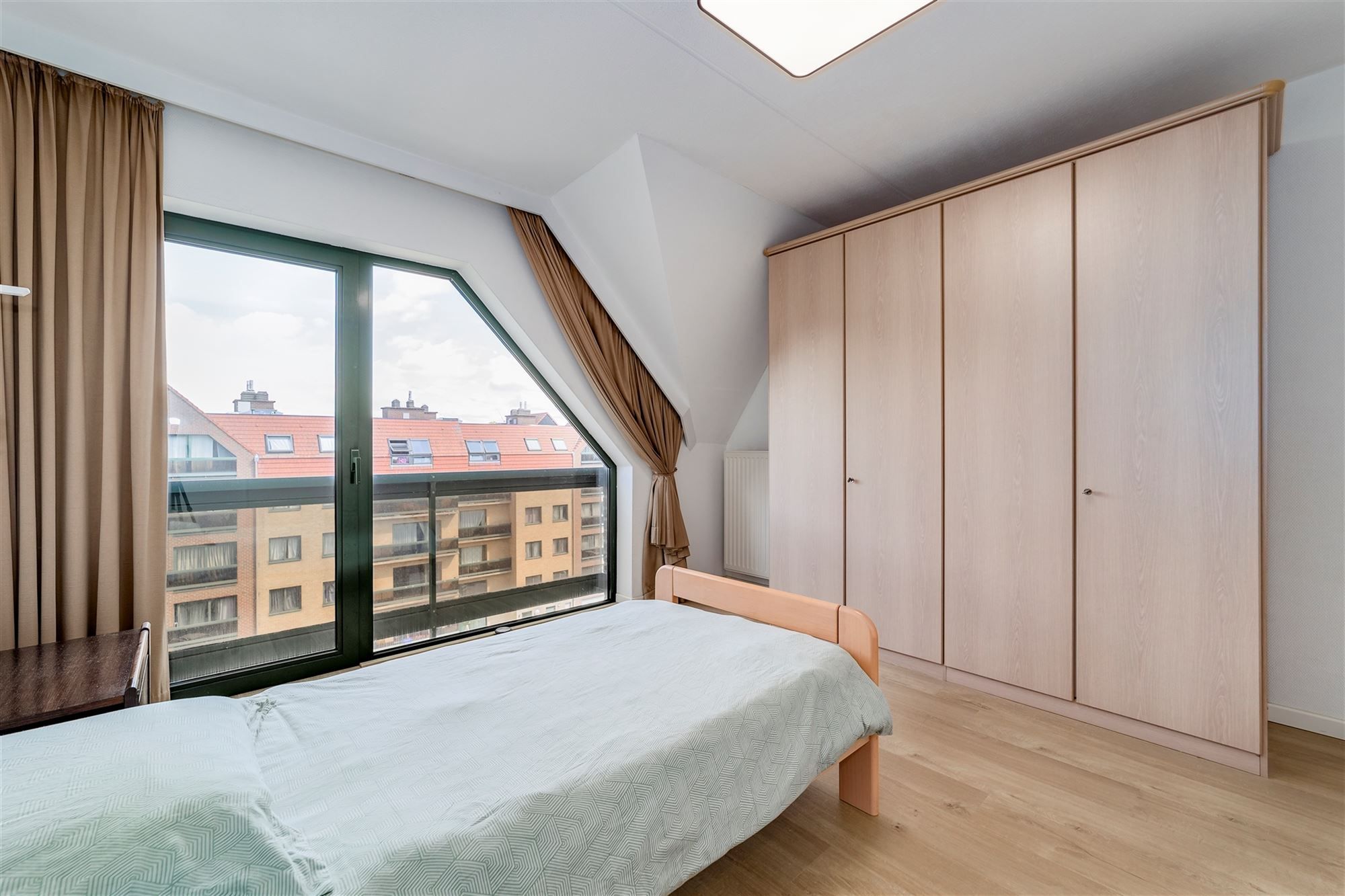 Dak appartement met 2 slaapkamers, terras en P in Linkeroever foto 11