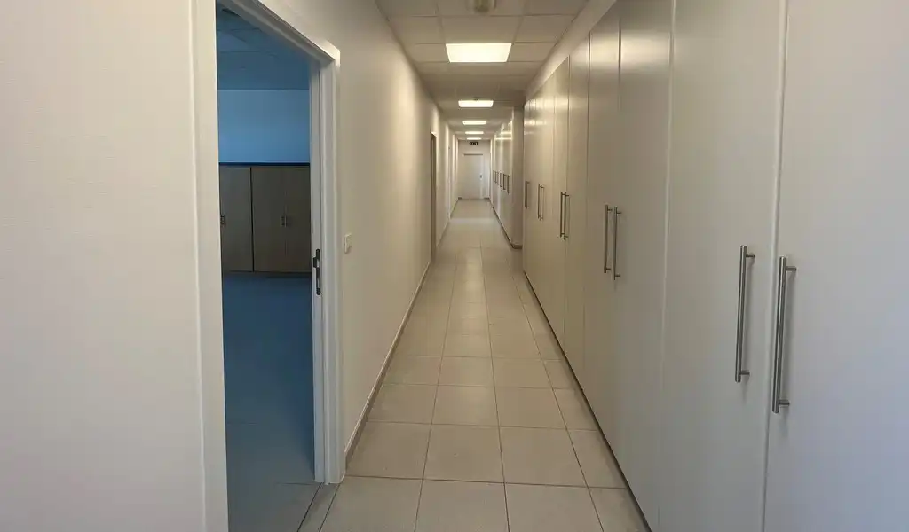 Bedrijfsgebouw met villa te huur langs  E17 in  Kruisem foto 13