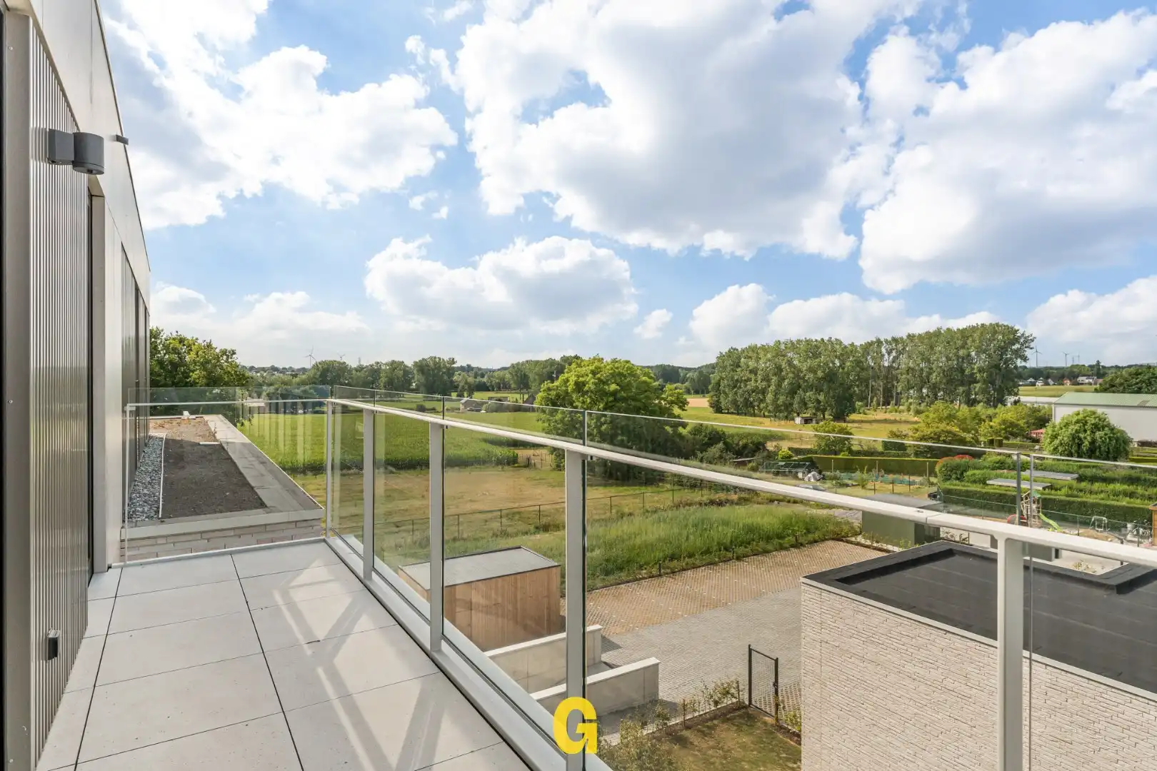 Knap nieuwbouwappartement op de hoogste verdieping in residentie Bella Vista, met twee terrassen en prachtige zichten, inclusief 2 standplaatsen, vlak bij het c foto 32