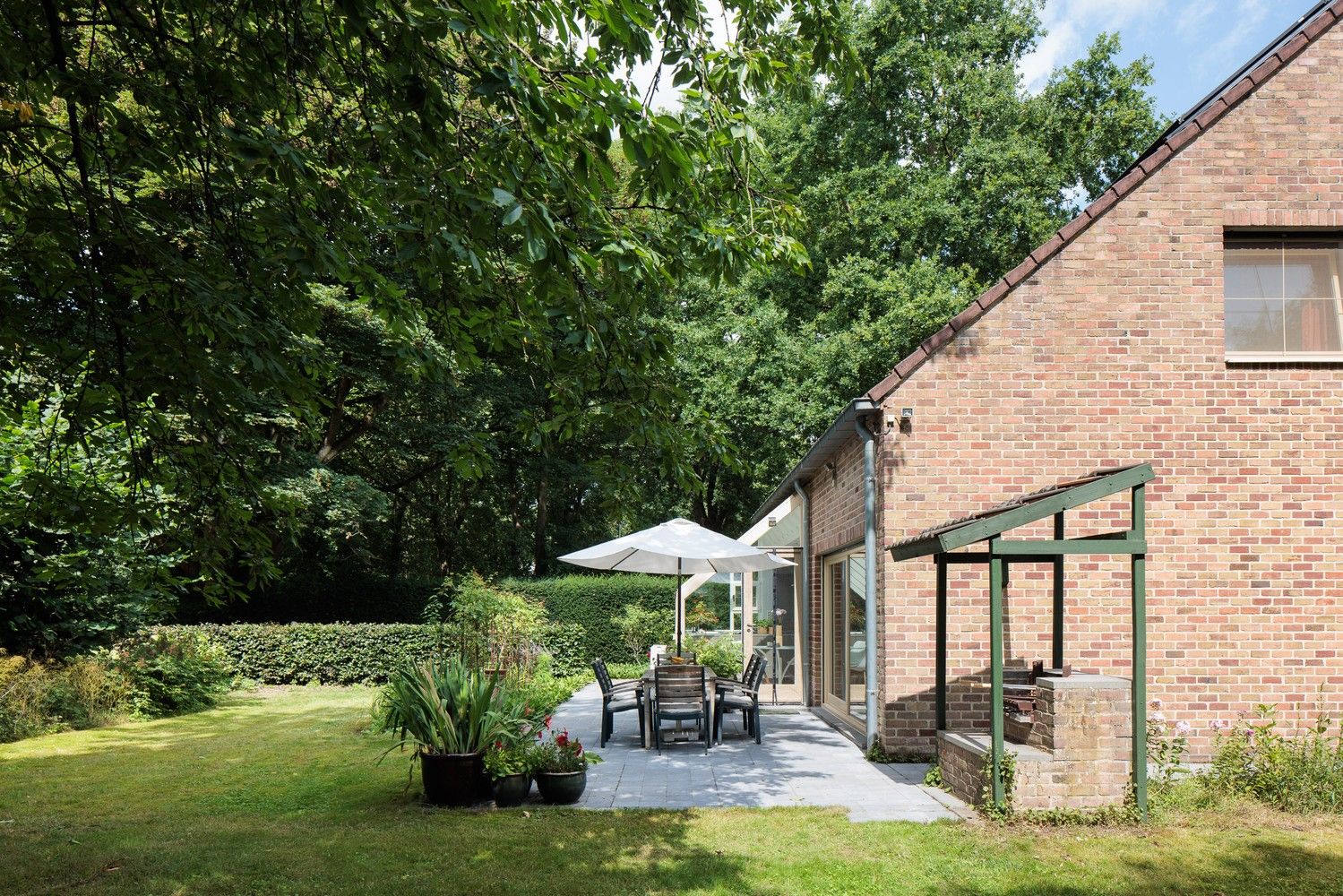 Gunstig gelegen villa op 1.989 m2 in doodlopende straat foto 2