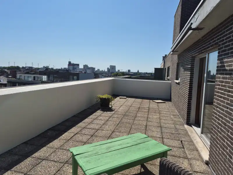 Roeselare-stadskern. PENTHOUSE op 6de verdieping aan het Coninckplein gelegen, met 2 slaapkamers, ochtendterras en avondterras. Een pareltje met unieke ligging ! foto 14