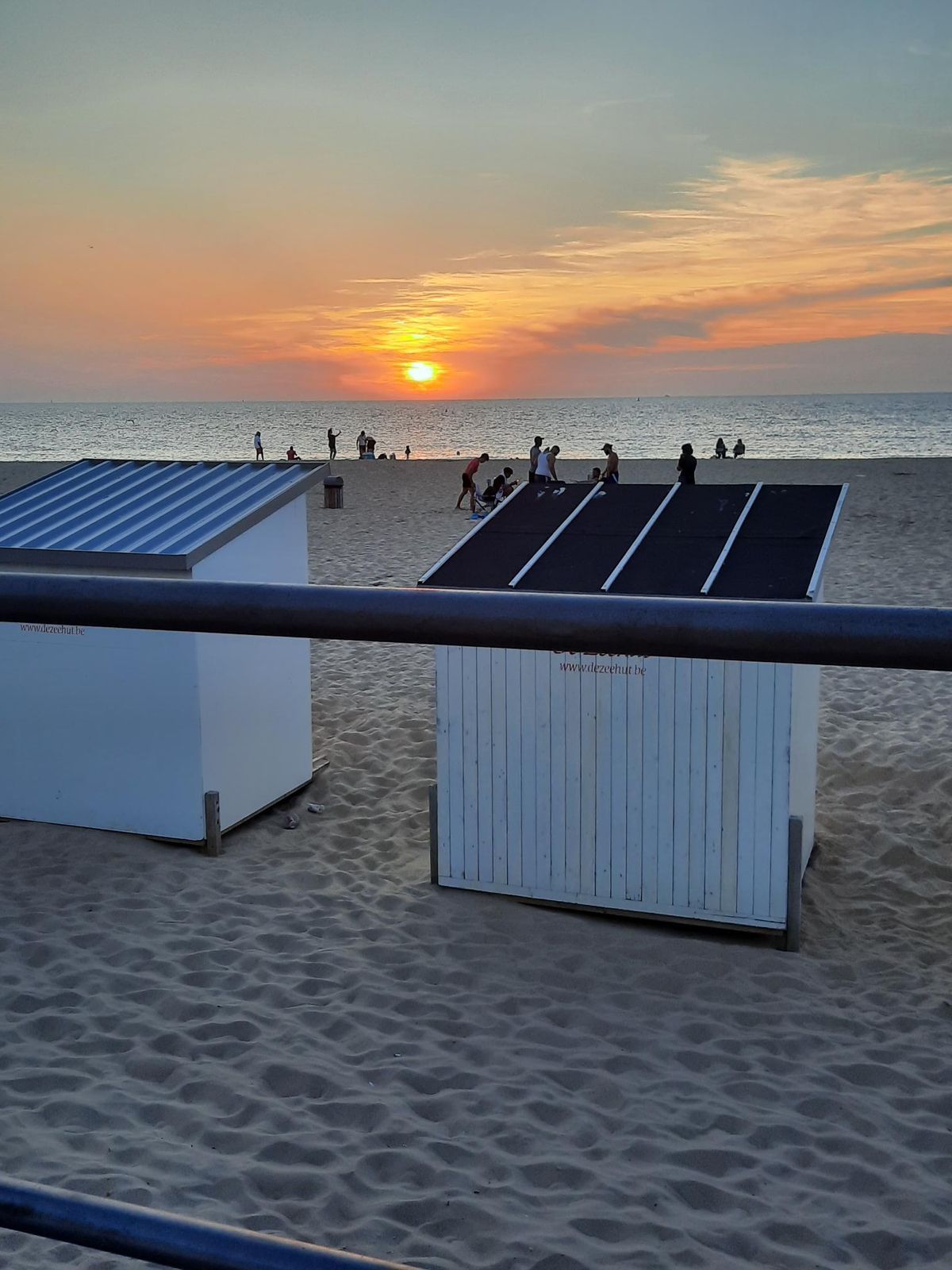 Moderne studio met zonnig terras in jonge residentie, op steenworp van de zee foto 15