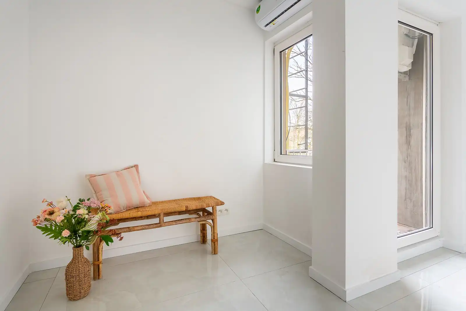 Recent gerenoveerd app. met 2 slpks en 2 terrassen foto 24