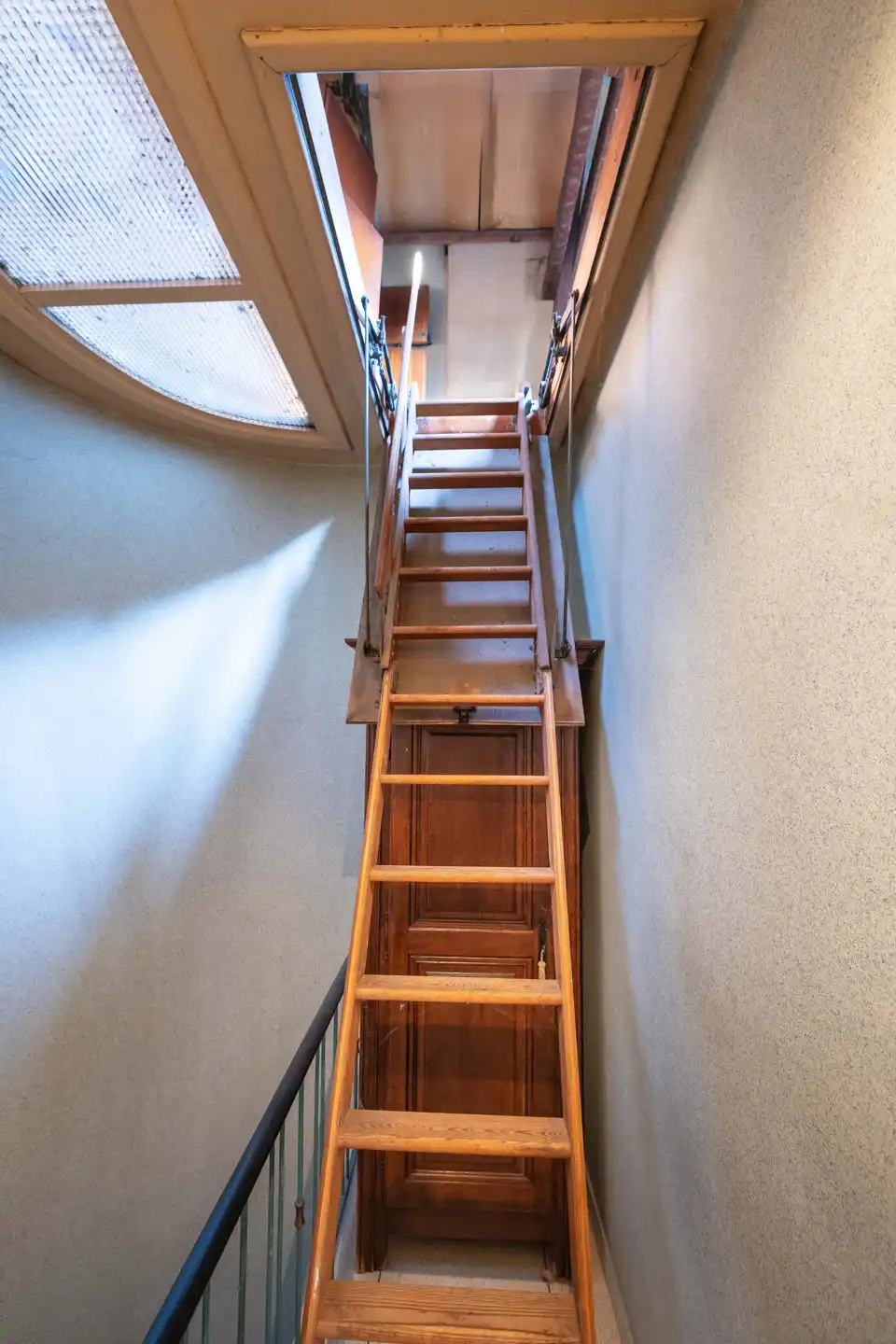 Appartement met 2 slaapkamers + zolder + garage + buitenparking inbegrepen foto 17