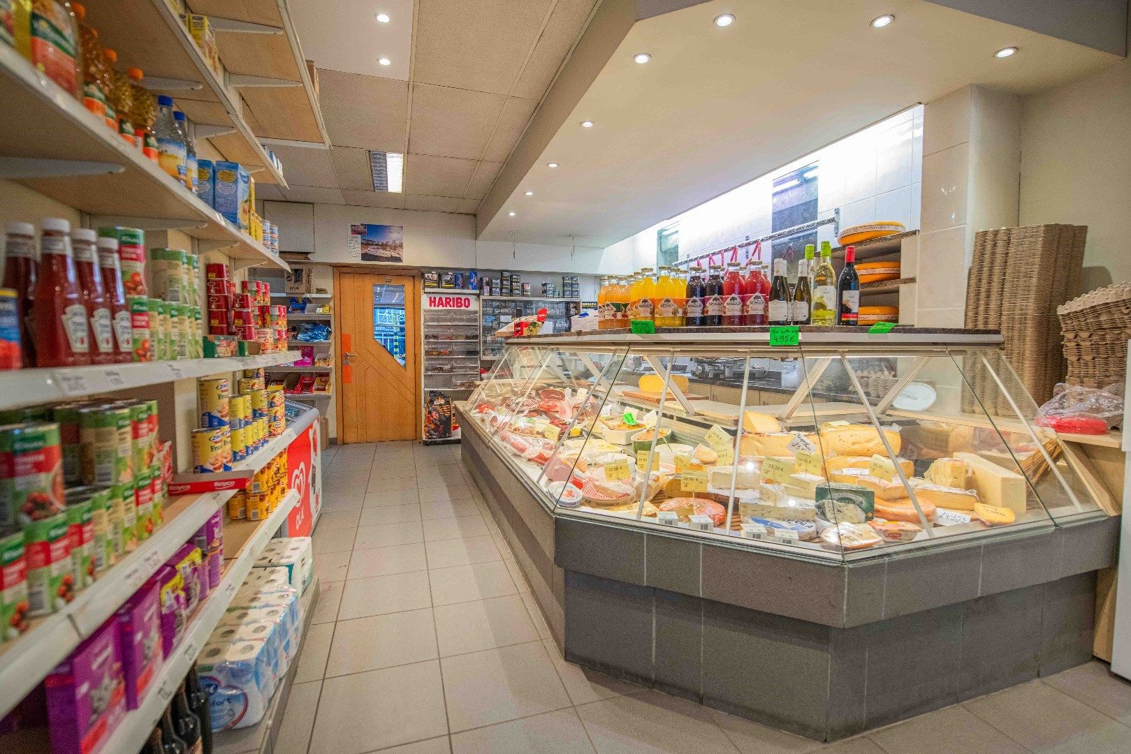 Winkelruimte + woonst op toplocatie foto 4