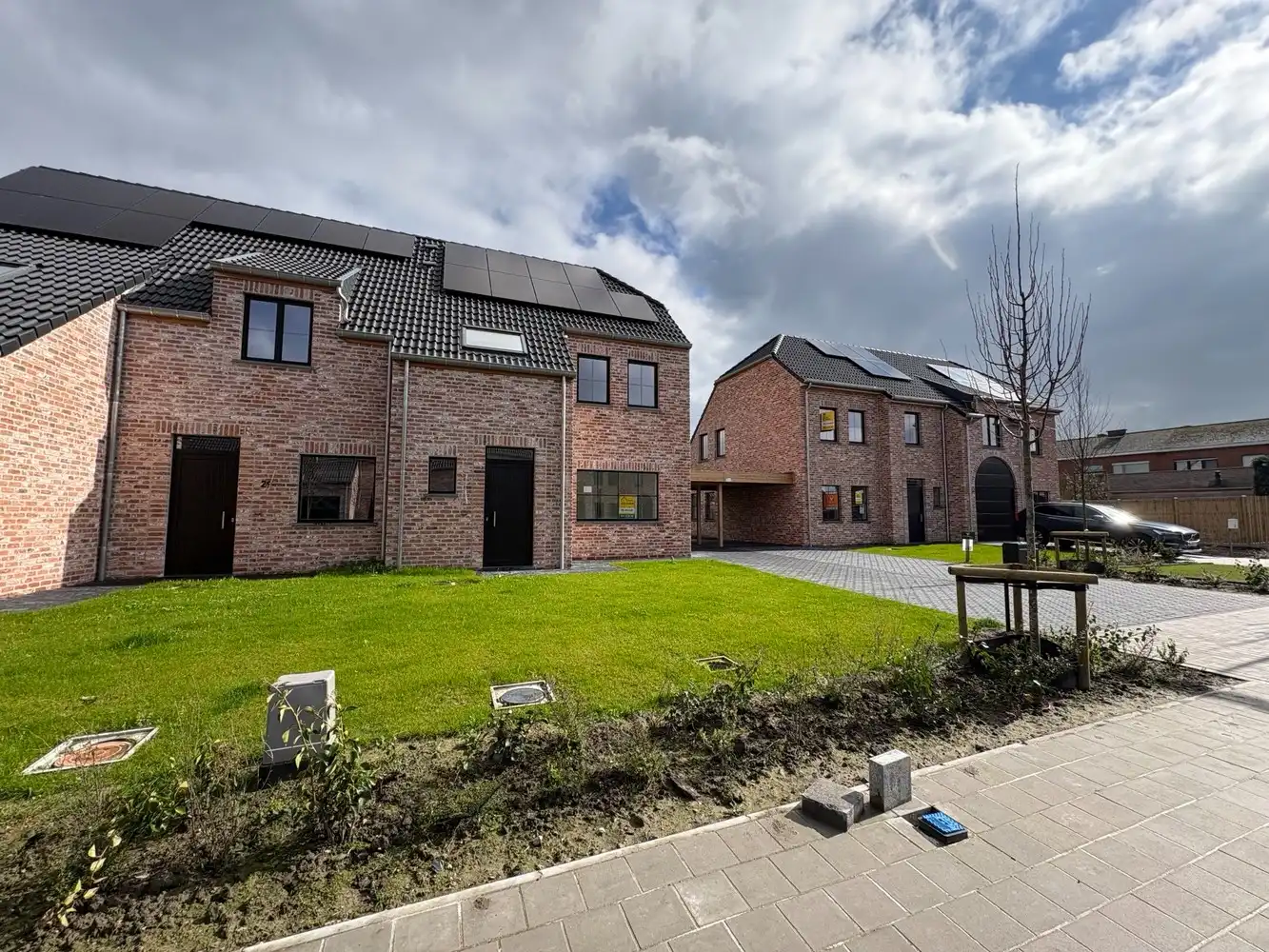 Nieuwbouwwoning met drie slaapkamers + carport foto 14