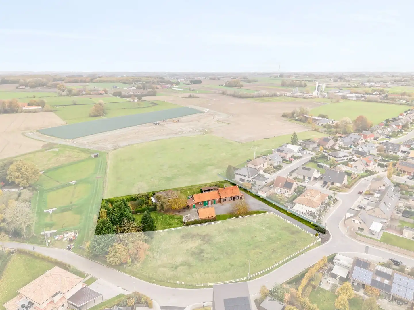 Te renoveren hoeve met prachtig landelijk verzicht in de Kapelhoek in Roeselare foto 2