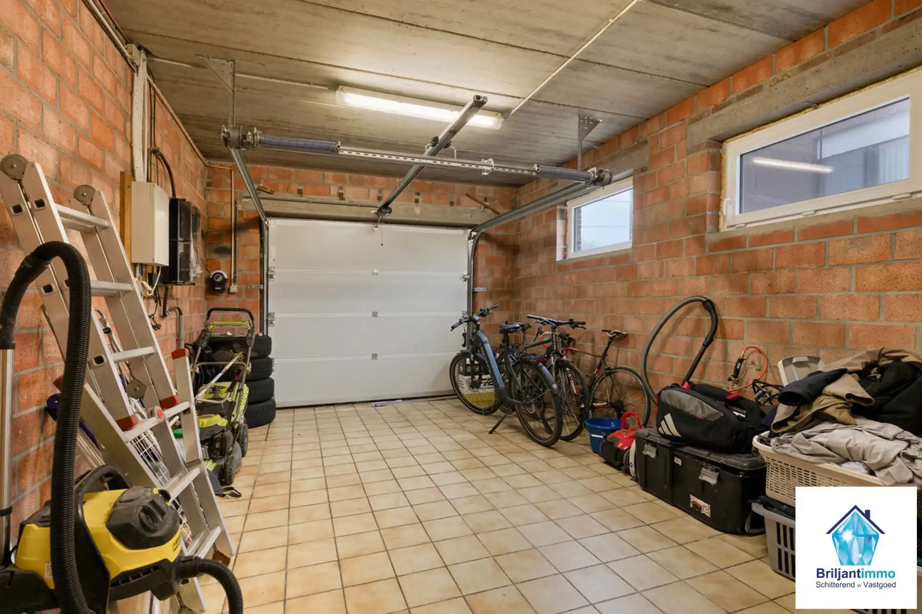 Open bebouwing met 3 slp, garage en tuin in rustige buurt foto 20