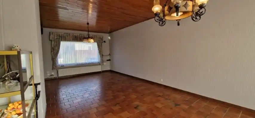 Ruime BUNGALOW open bebouwing,  met 2 slaapkamers, grote zolder, mooie tuin en aparte garage op 9 are 97 ca. foto 12