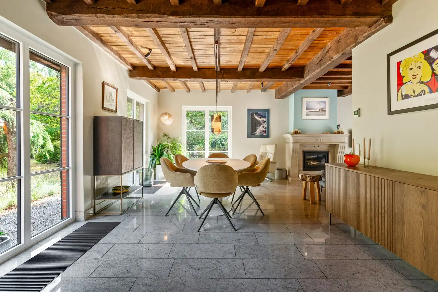 Instapklare, volledig gerenoveerde woning met 3 slaapkamers, bijgebouw en prachtige tuin foto 9