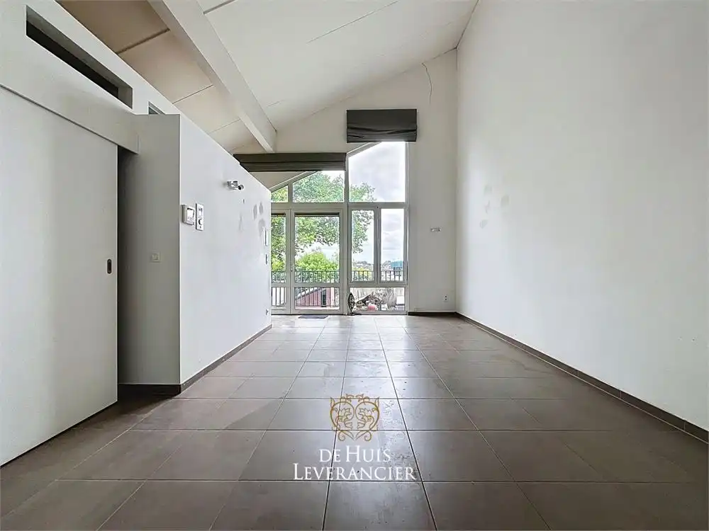 Luxueuze serviceflat met 1 slk en ruim terras foto 7